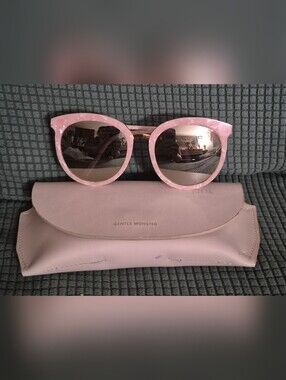 Sunglass